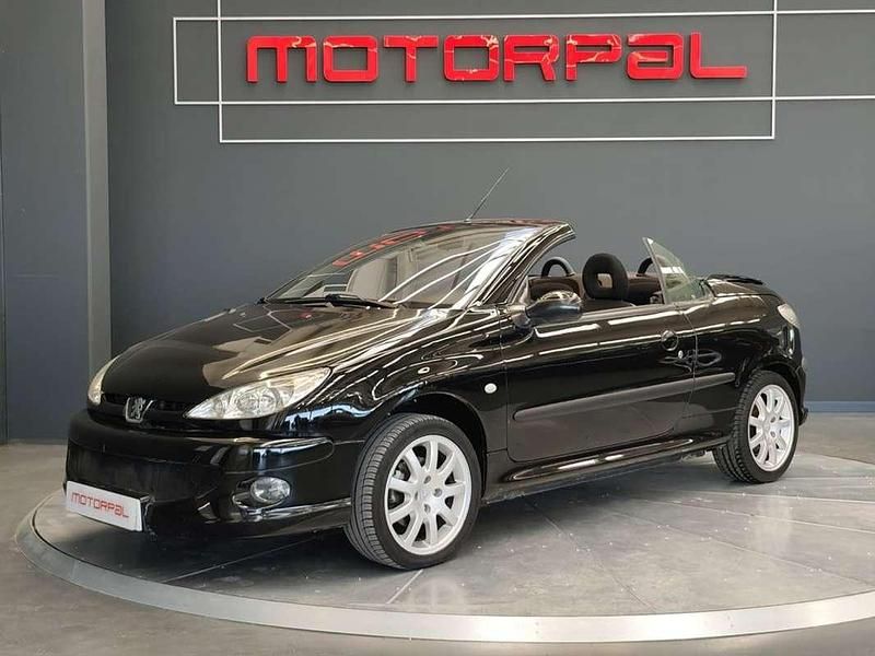 Usado Peugeot 206 138 CV (101 kW) 2002 Negro Descapotable