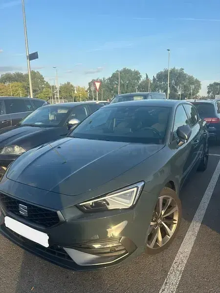 Usado Seat Leon FR 116 CV (85 kW) 2024 Azul Berlina