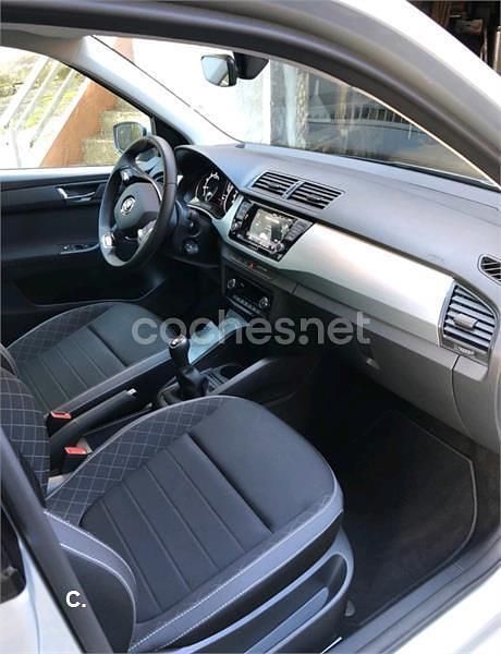 Usado Skoda Fabia Ambition 95 CV (69 kW) 2021 Gris / plata Berlina
