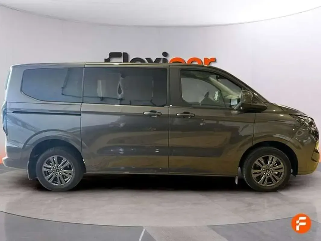 Usado Ford Tourneo Custom Active 150 CV (110 kW) 2025 Gris Van