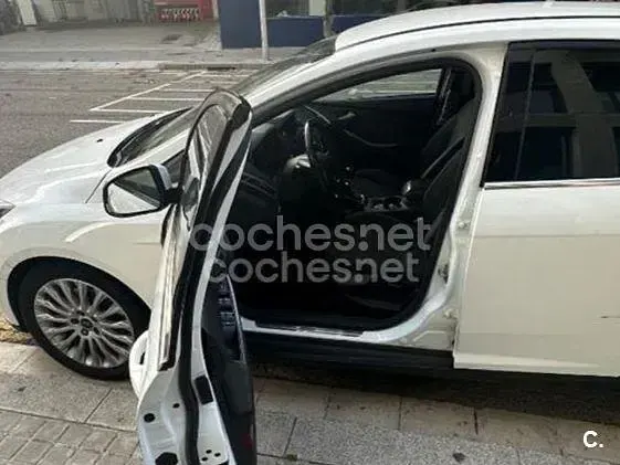 Usado Ford Focus Sport 125 CV (91 kW) 2012 Blanco Berlina