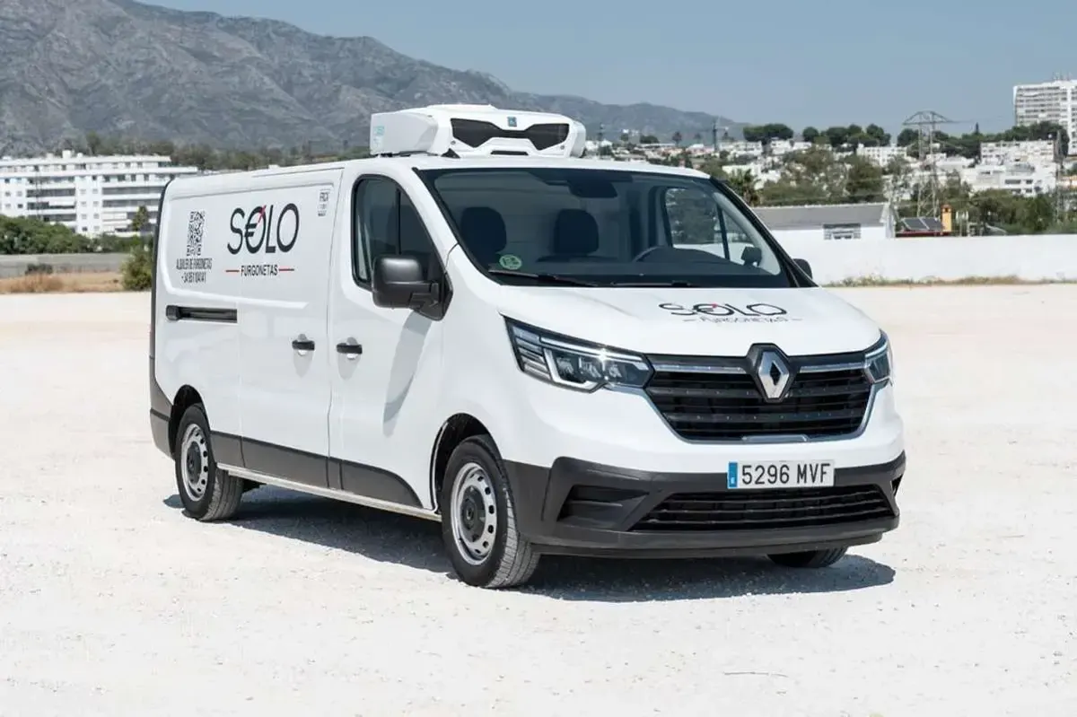 Usado Renault Trafic 131 CV (96 kW) 2024 Blanco Monovolumen