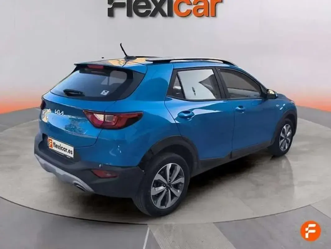 Usado Kia Stonic 84 CV (61 kW) 2023 Negro SUV