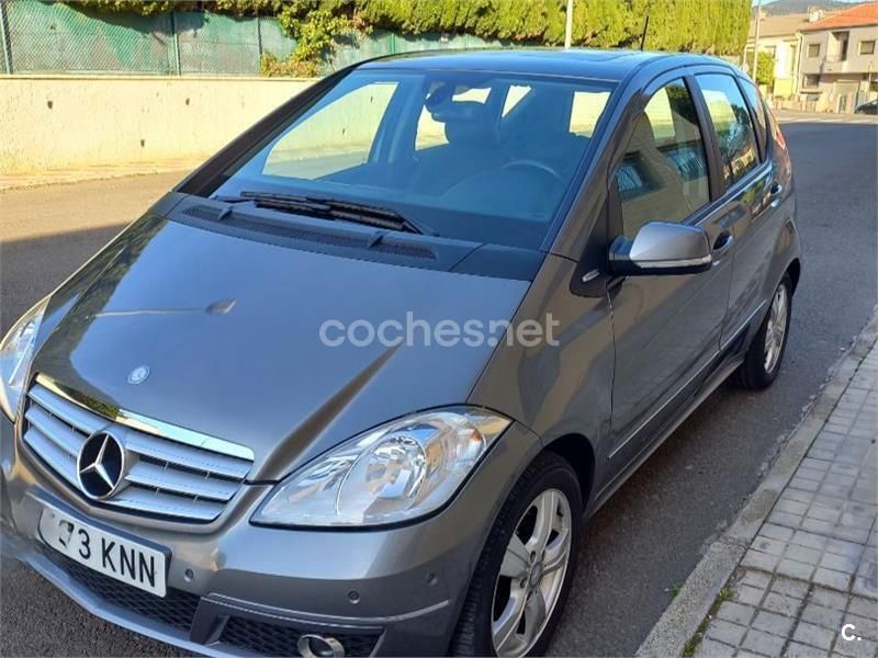 Gris / plata Usado 2010 Mercedes A200 Avantgarde Monovolumen | 7500 € (Precio justo) - Imagen 1/4