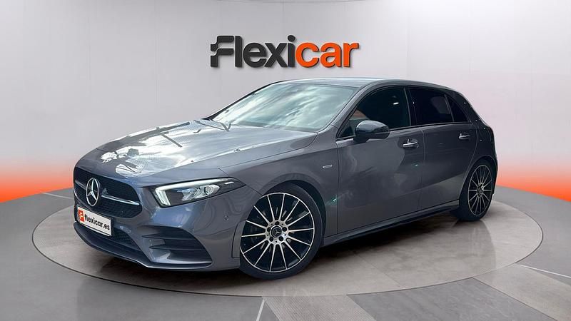 Usado Mercedes A180 116 HP (85 kW) 2021 Cinzento Sedan