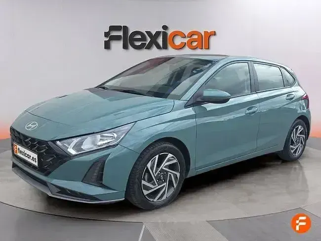 Usado Hyundai i20 100 CV (73 kW) 2024 Verde Utilitario