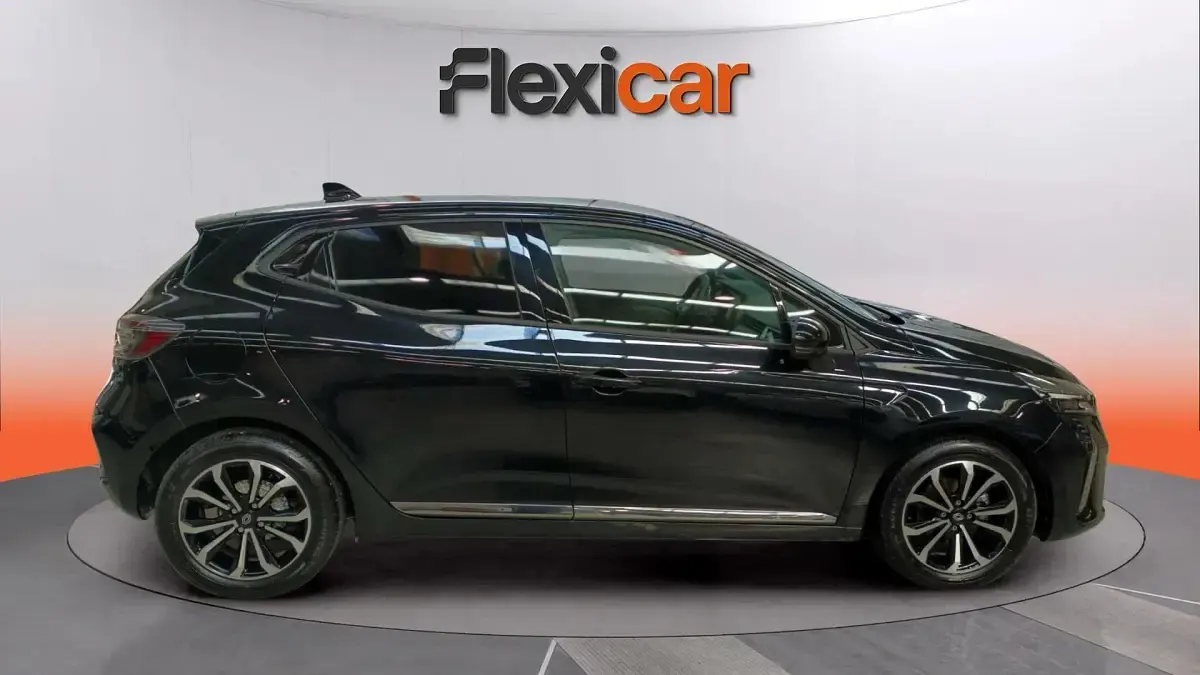 Usado Renault Clio V Techno 90 CV (66 kW) 2024 Negro Berlina