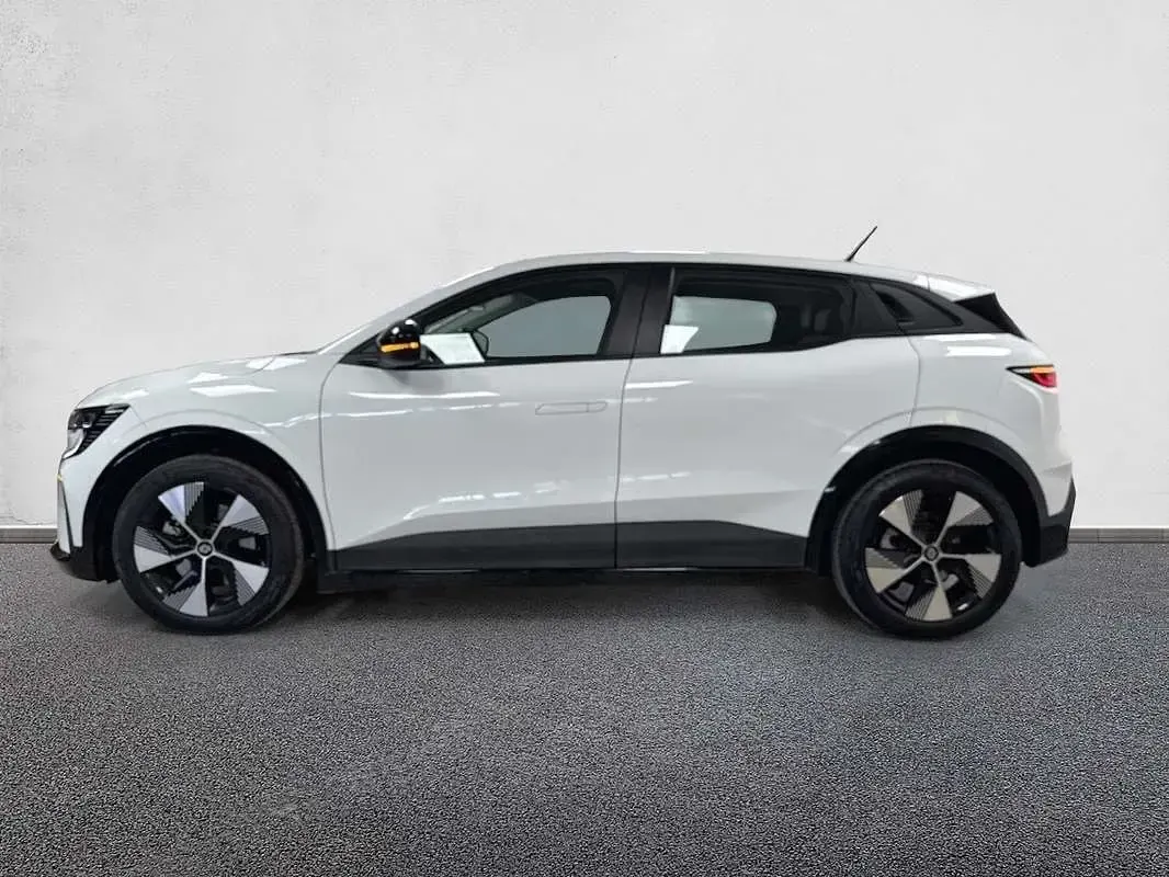 Usado Renault Megane E-Tech Equilibre 96 kW (131 CV) 2023 Blanco Utilitario