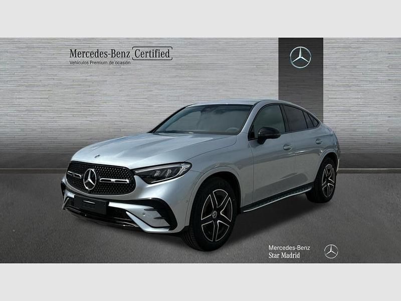 Usado Mercedes GLC300 AMG line 269 CV (197 kW) 2025 Plata hightec metalizado Coupe