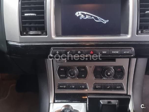 Negro Usado 2013 Jaguar XF Premium Luxury Berlina | 9200 € (Precio justo) - Imagen 1/4