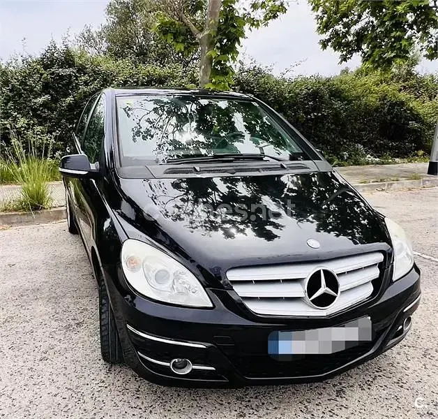 Usado Mercedes B180 Sport Edition 109 CV (80 kW) 2010 Negro Monovolumen