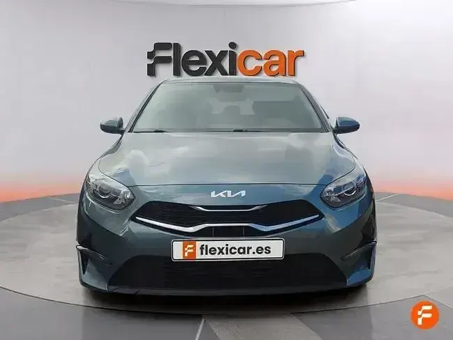 Usado Kia Ceed 100 CV (73 kW) 2022 Verde Utilitario