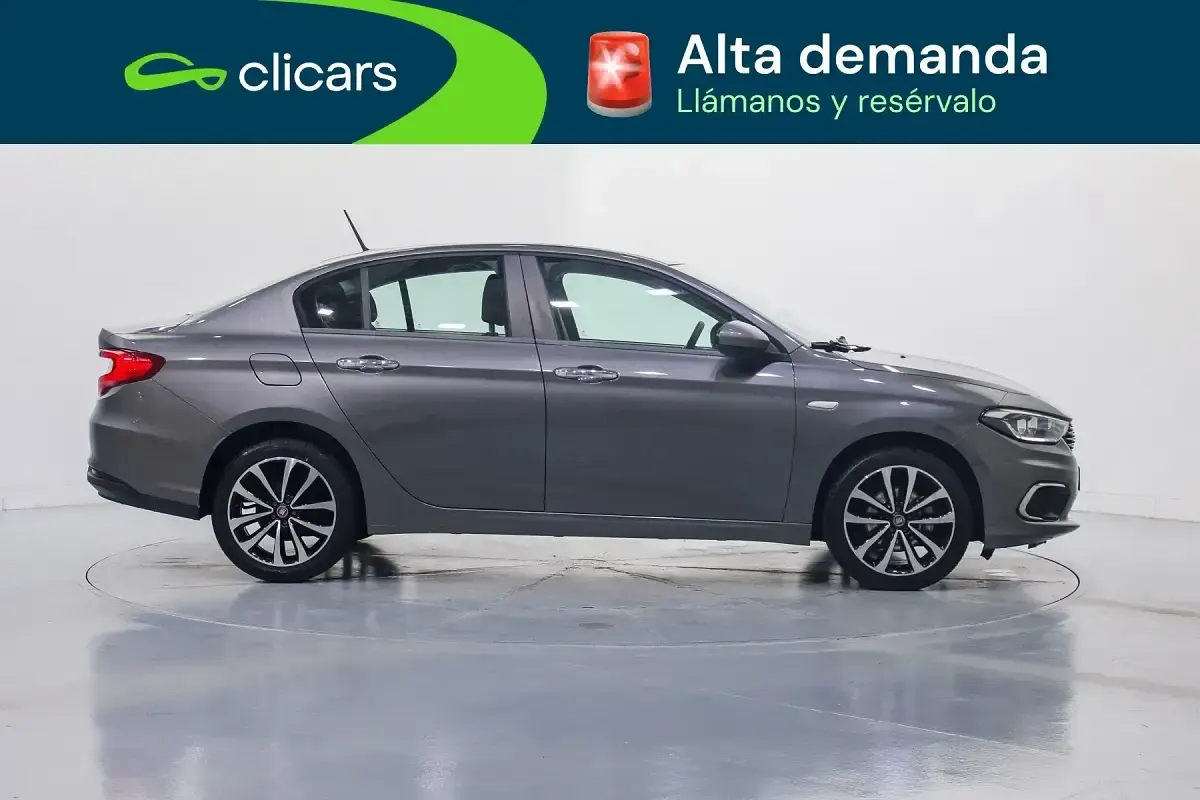 Usado Fiat Tipo Lounge 95 CV (69 kW) 2020 Gris Berlina