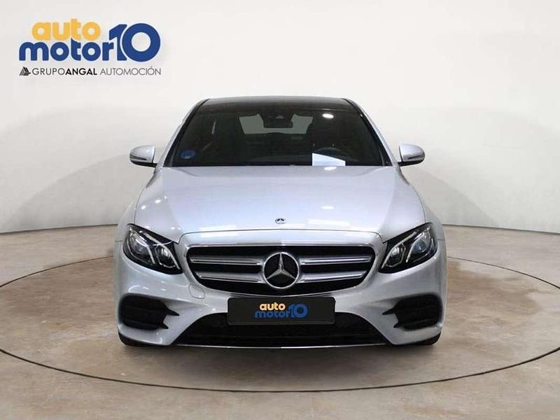 Usado Mercedes E300 306 CV (225 kW) 2019 Plateado Berlina