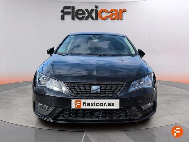 Usado Seat Leon Style 130 CV (95 kW) 2020 Negro