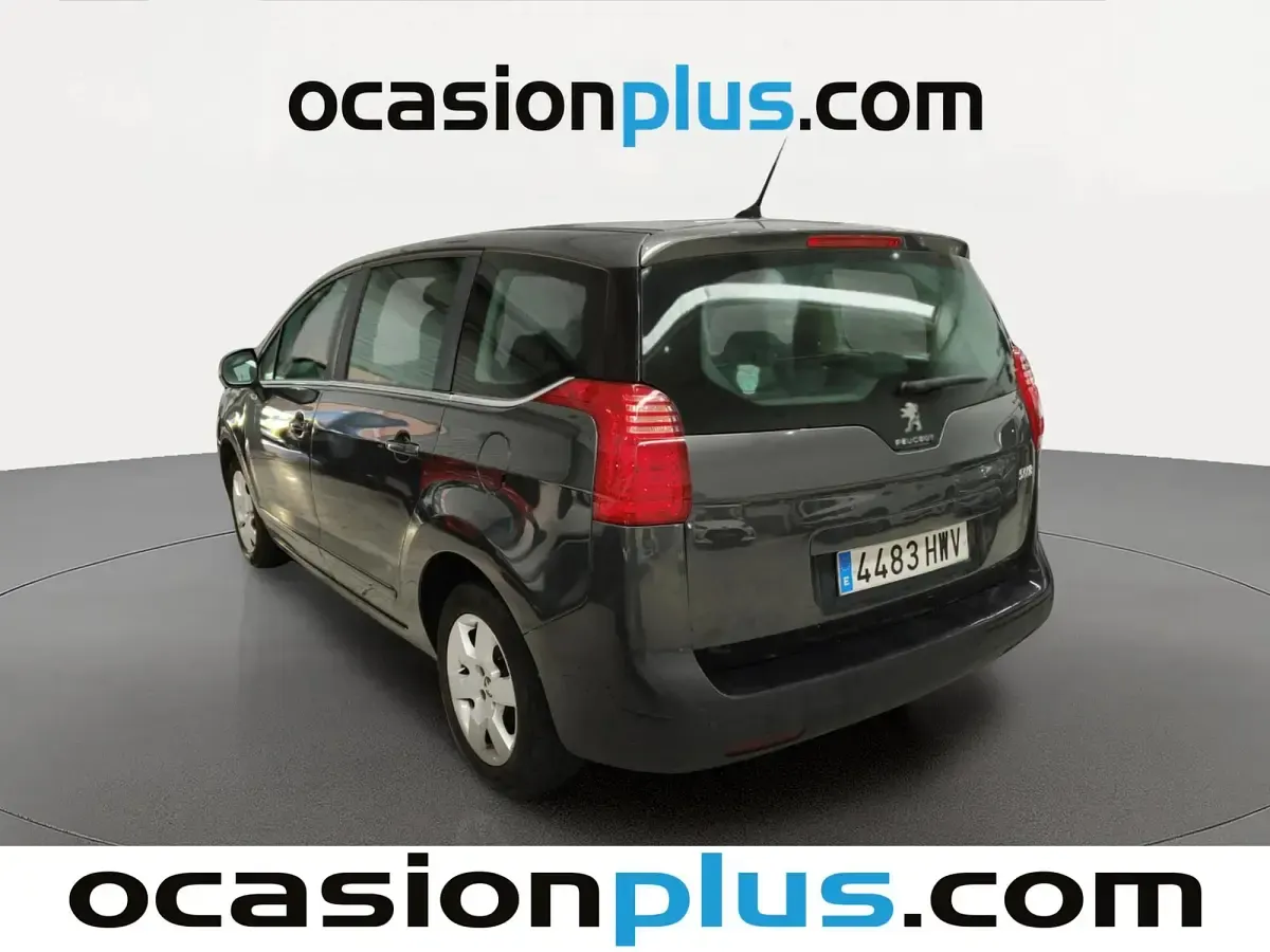 Usado Peugeot 5008 Active 115 CV (84 kW) 2014 Gris Monovolumen