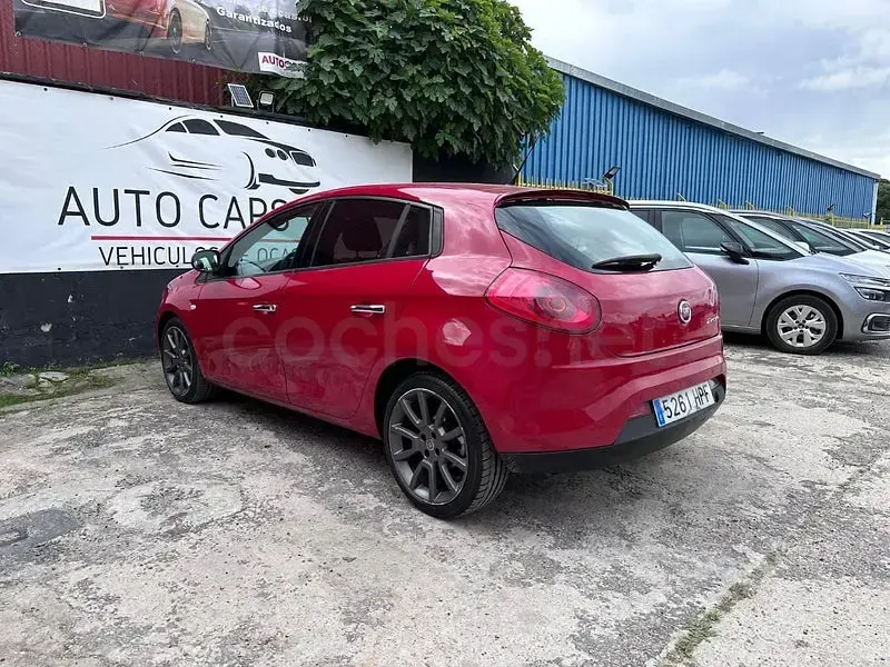 Usado Fiat Bravo Easy 105 CV (77 kW) 2013 Rojo Utilitario