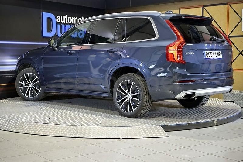 Usado Volvo XC90 Momentum 235 CV (172 kW) 2021 Gris / plata SUV