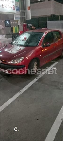 Rojo Usado 2006 Peugeot 206 Berlina | 2600 € (Un poco caro) - Imagen 1/4
