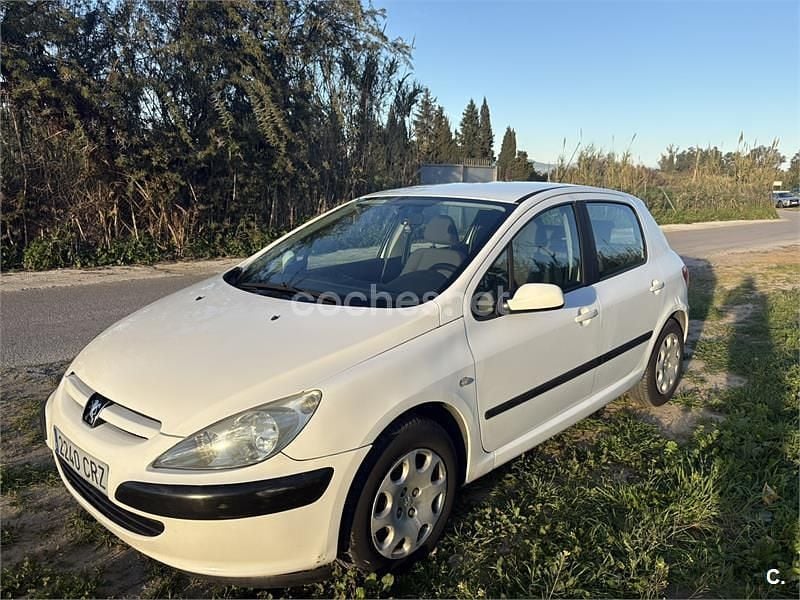 Usado Peugeot 307 110 CV (80 kW) 2004 Blanco Berlina