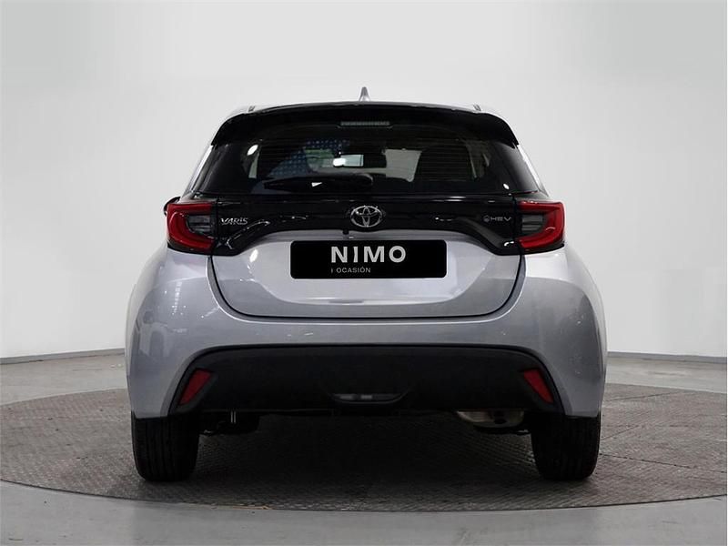 Usado Toyota Yaris Hybrid Active 116 CV (85 kW) 2025 Gris ágata Utilitario