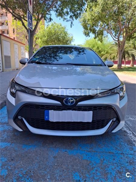 Gris / plata Usado 2020 Toyota Corolla Active Berlina | 18.500 € (Precio justo) - Imagen 1/4