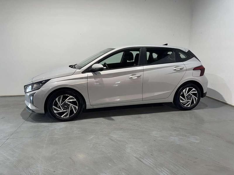 Begagnad Hyundai i20 84 HK (61 kW) 2024 Grå Halvkombi
