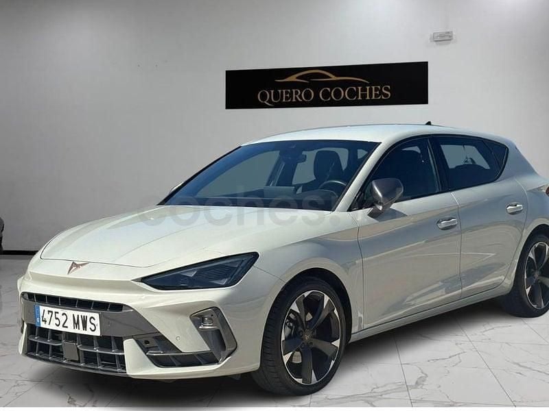 Usado Cupra Leon 150 CV (110 kW) 2024 Beige Berlina