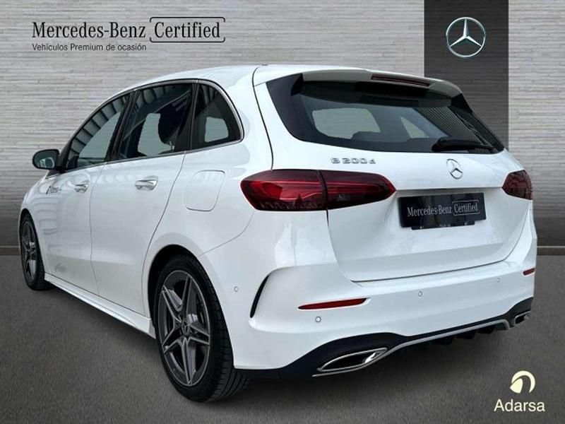 Usado Mercedes B200 150 CV (110 kW) 2025 Blanco Monovolumen