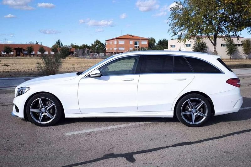 Usado Mercedes C220 170 CV (125 kW) 2016 Blanco Familiar
