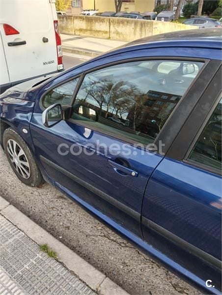 Usado Peugeot 307 90 CV (66 kW) 2002 Azul Berlina