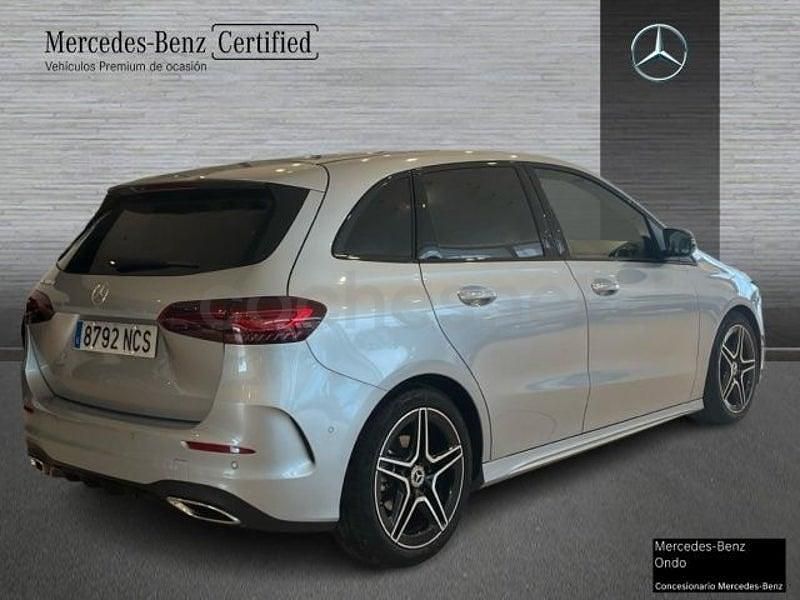 Usado Mercedes B200 150 CV (110 kW) 2025 Gris / plata Monovolumen