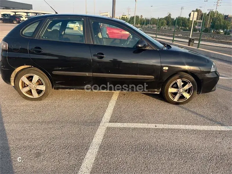 Usado Seat Ibiza Reference 100 CV (73 kW) 2007 Negro Utilitario