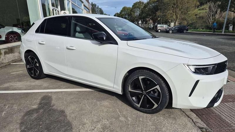 Usado Opel Astra Elegance 131 CV (96 kW) 2023 Blanco Utilitario