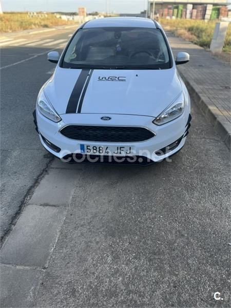 Blanco Usado 2015 Ford Focus Trend Familiar | 7000 € (Precio justo) - Imagen 1/3
