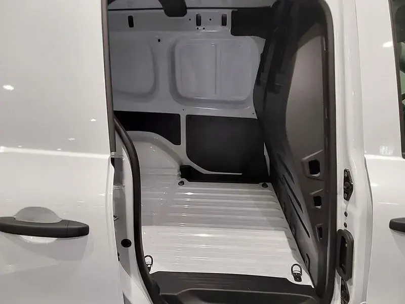 Usado Renault Kangoo 95 CV (69 kW) 2024 Blanco Monovolumen