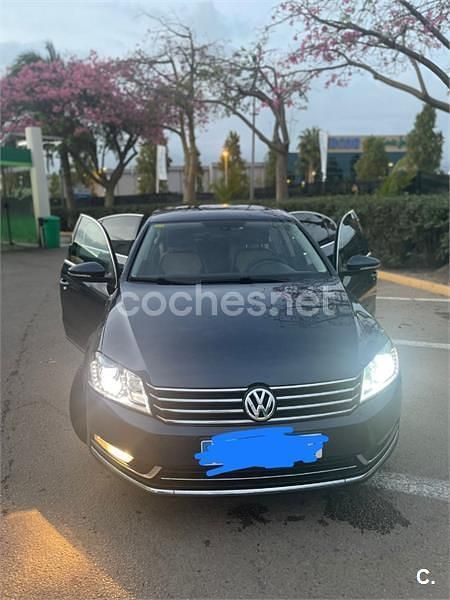 Azul Usado 2011 VW Passat Highline Berlina | 6100 € (Super precio) - Imagen 1/4