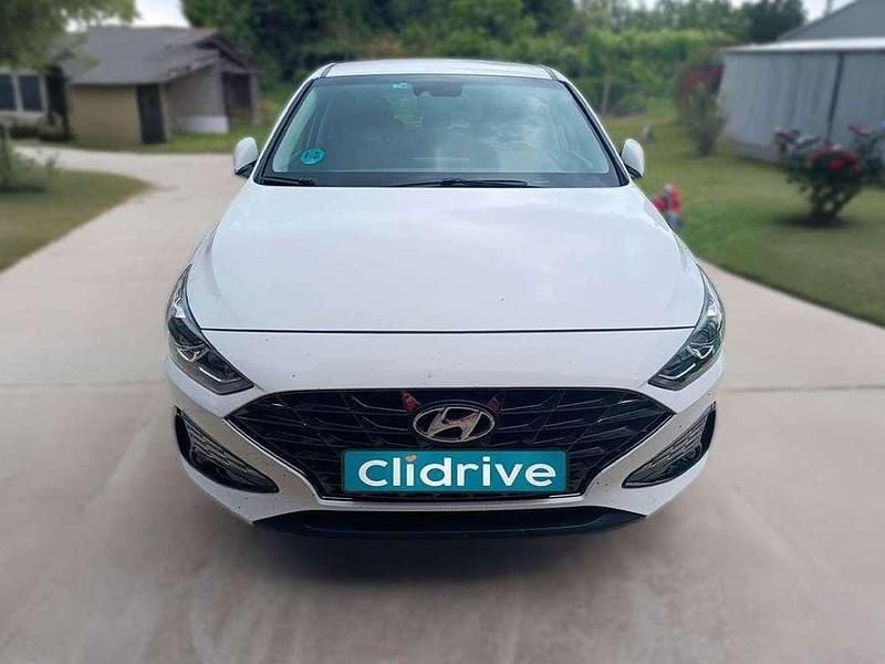 Usado Hyundai i30 110 CV (80 kW) 2021 Blanco Utilitario