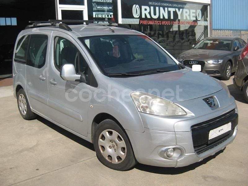 Gris / plata Usado 2011 Peugeot Partner Tepee Outdoor Monovolumen | 6100 € (Super precio) - Imagen 1/4