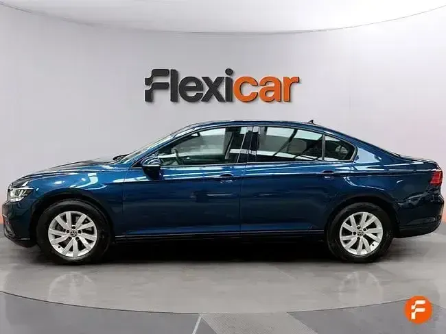 Usado VW Passat 122 CV (89 kW) 2020 Azul Berlina