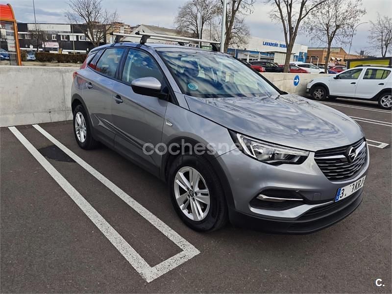 Usado Opel Grandland X Business 120 CV (88 kW) 2018 Gris / plata SUV