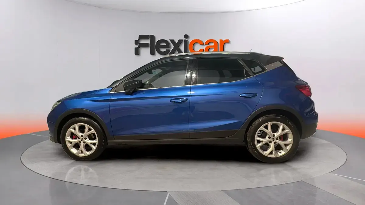 Usado Seat Arona FR 110 CV (80 kW) 2022 Azul SUV