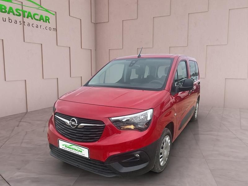 Usado Opel Combo Life Edition 130 CV (95 kW) 2021 Rojo Monovolumen