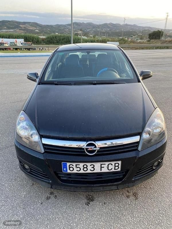 Usado Opel Astra 120 CV (88 kW) 2006 Negro Familiar