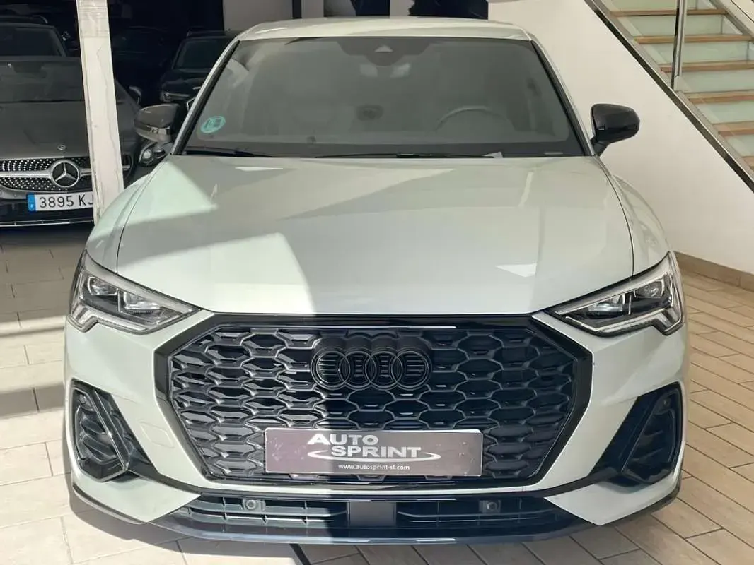 Usado Audi Q3 Comfort 150 CV (110 kW) 2022 Gris SUV
