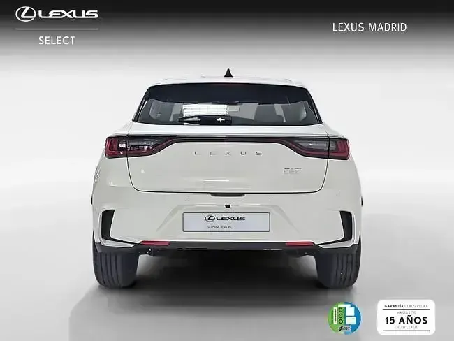 Usado Lexus LBX 136 CV (100 kW) 2025 Blanco SUV