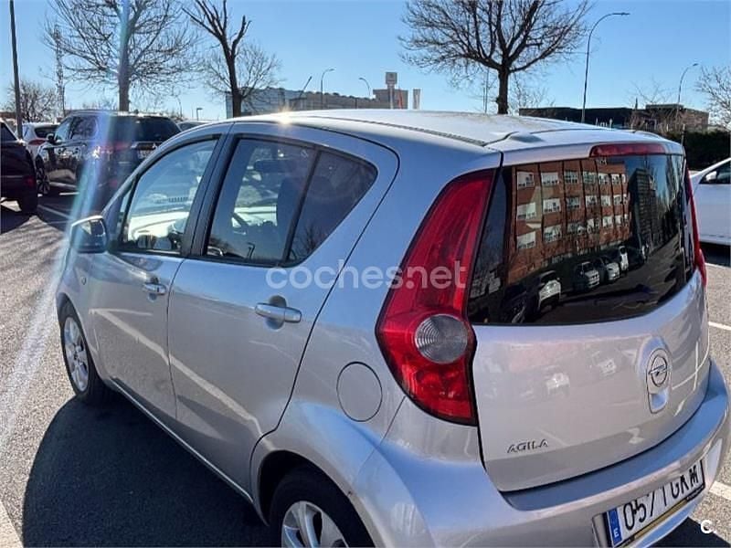 Usado Opel Agila Enjoy 86 CV (63 kW) 2009 Gris / plata Utilitario