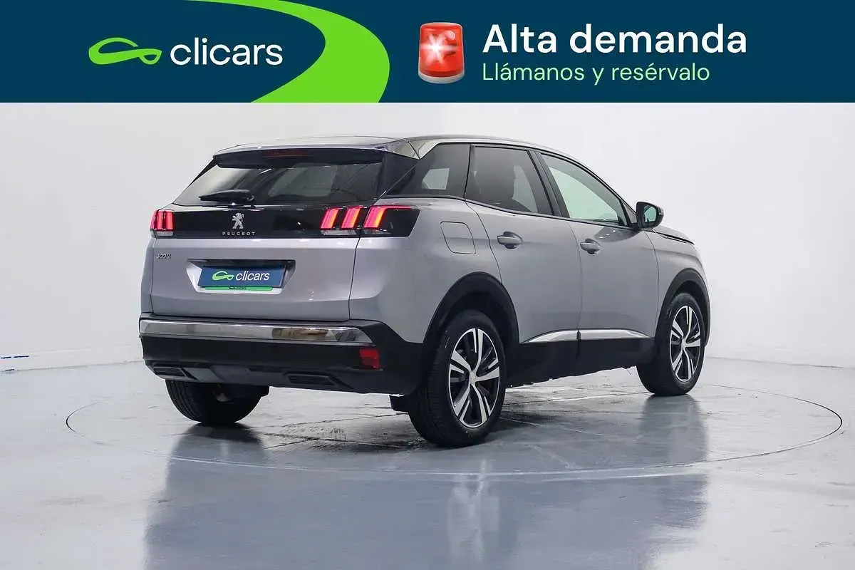 Usado Peugeot 3008 Allure 131 CV (96 kW) 2019 Gris SUV