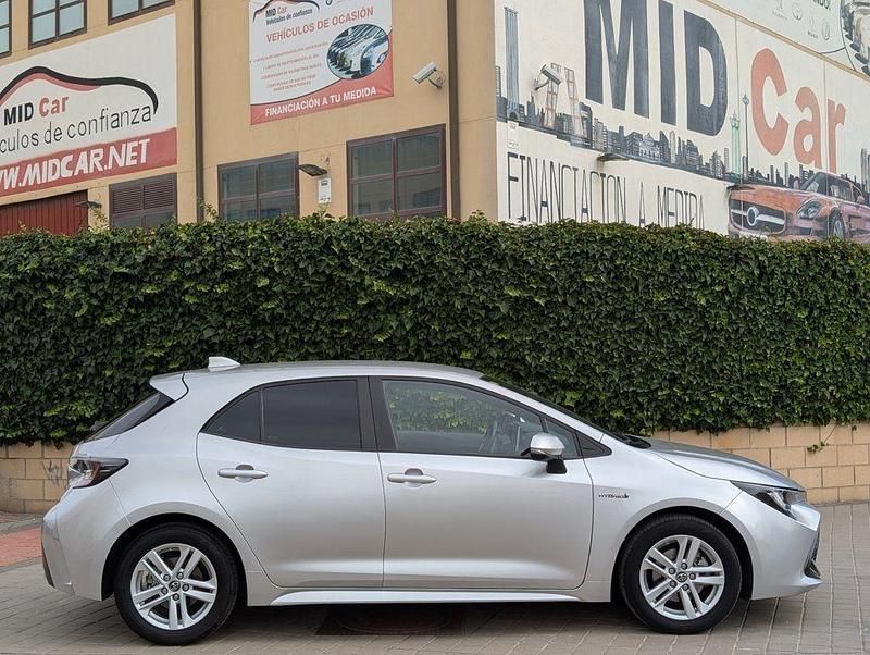 Usado Toyota Corolla Business Edition 122 CV (89 kW) 2020 Gris Berlina