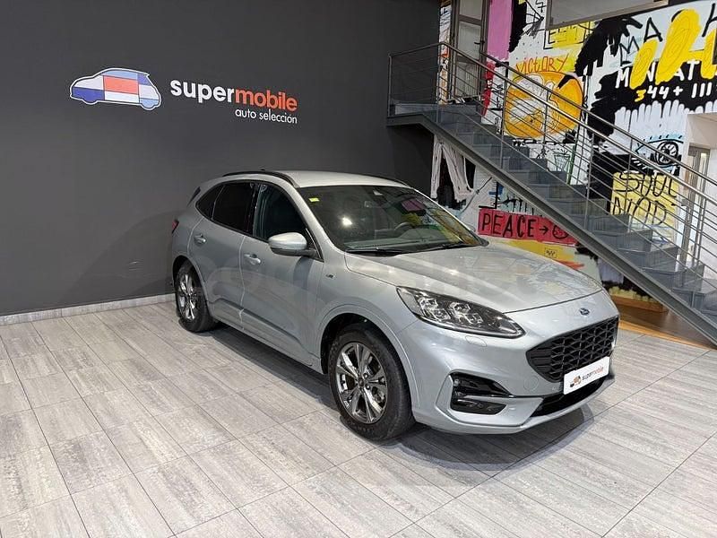 Usado Ford Kuga ST-Line X 150 CV (110 kW) 2020 Gris / plata SUV